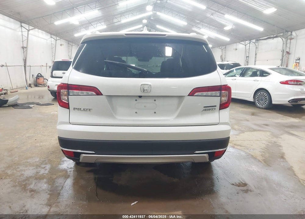 2022 HONDA PILOT AWD TOURING 7 PASSENGER VIN: 5FNYF6H67NB060721