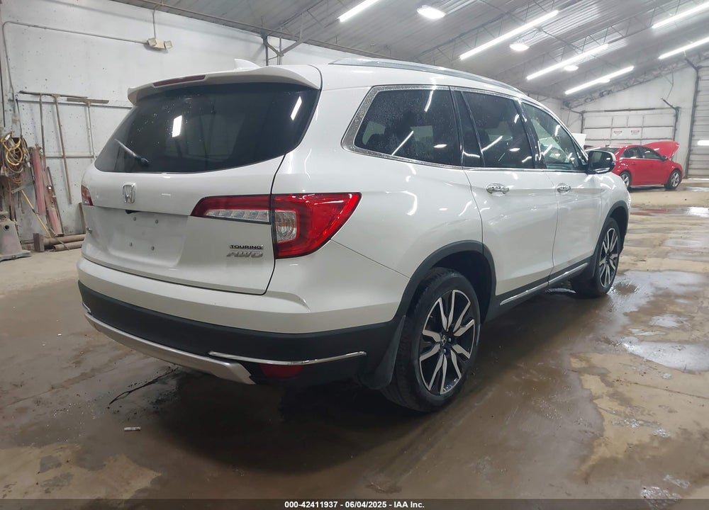 2022 HONDA PILOT AWD TOURING 7 PASSENGER VIN: 5FNYF6H67NB060721