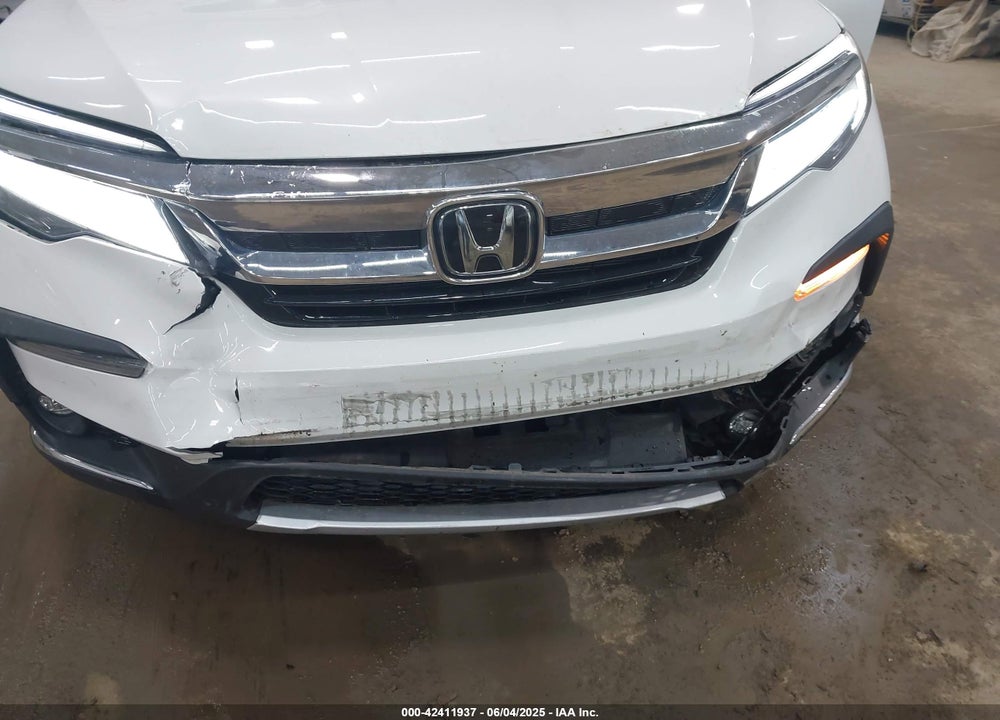 2022 HONDA PILOT AWD TOURING 7 PASSENGER VIN: 5FNYF6H67NB060721