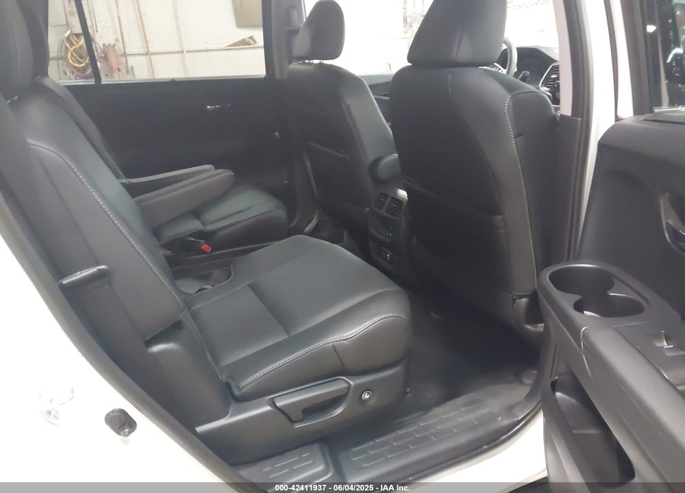 2022 HONDA PILOT AWD TOURING 7 PASSENGER VIN: 5FNYF6H67NB060721
