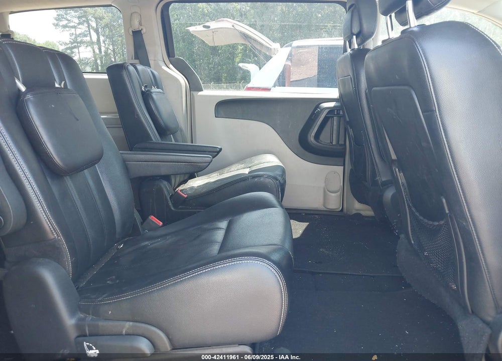 2014 CHRYSLER TOWN & COUNTRY TOURING VIN: 2C4RC1BG2ER348099