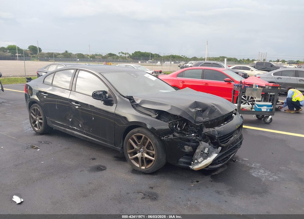 2017 VOLVO S60 T5 DYNAMIC VIN: YV126MFL8H2422804
