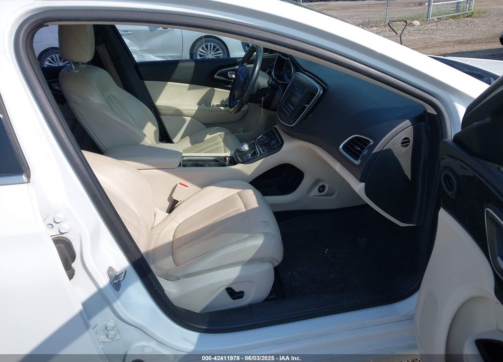 2015 CHRYSLER 200 VIN: 1C3CCCCB7FN544904