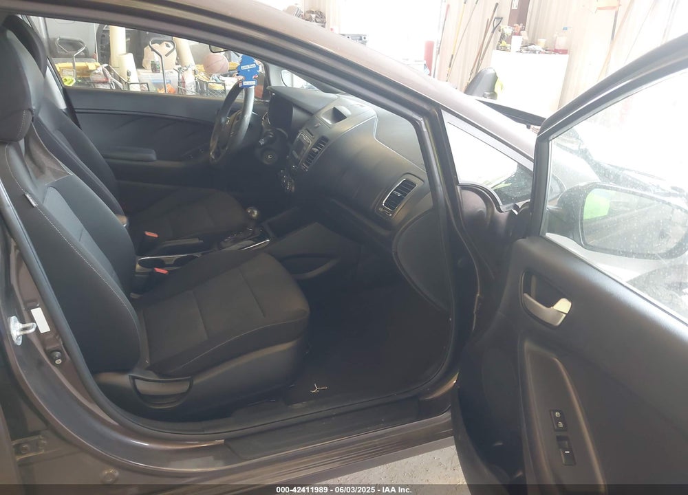 2017 KIA FORTE VIN: 3KPFK4A75HE158375