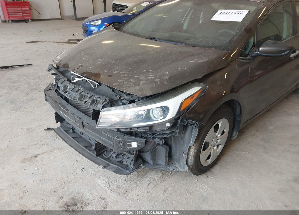 2017 KIA FORTE VIN: 3KPFK4A75HE158375