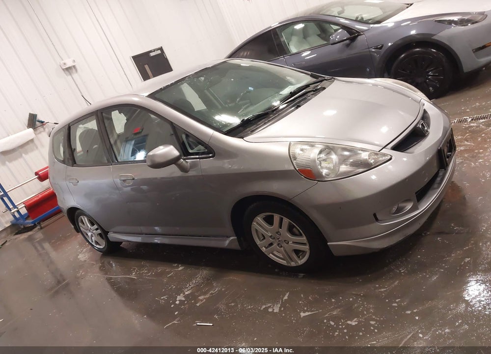 2007 HONDA FIT VIN: JHMGD37677S024047