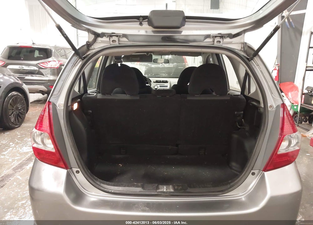 2007 HONDA FIT VIN: JHMGD37677S024047