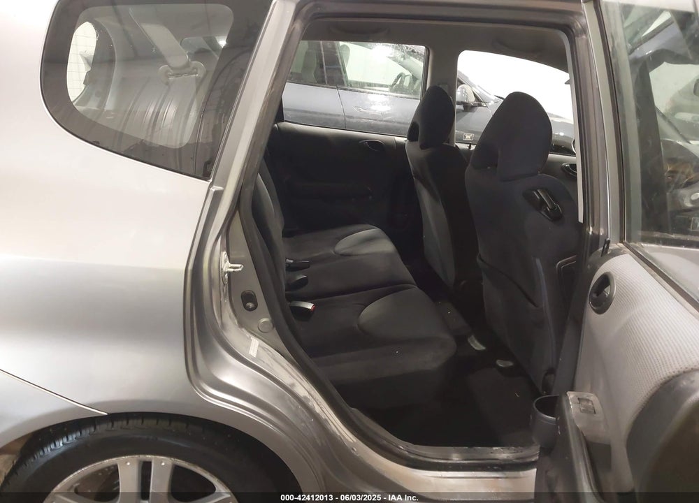 2007 HONDA FIT VIN: JHMGD37677S024047