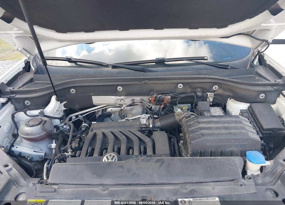 2018 VOLKSWAGEN ATLAS VIN: 1V2CR2CA1JC533699
