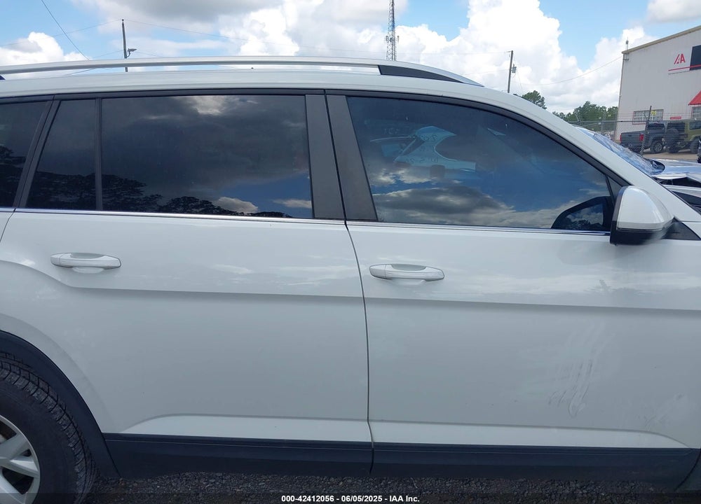 2018 VOLKSWAGEN ATLAS VIN: 1V2CR2CA1JC533699