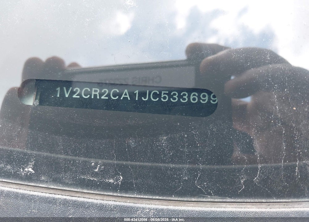 2018 VOLKSWAGEN ATLAS VIN: 1V2CR2CA1JC533699