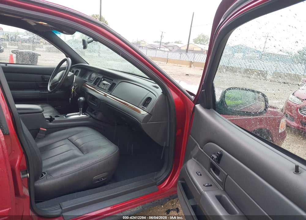 2003 FORD CROWN VICTORIA LX VIN: 2FAFP74W93X161486