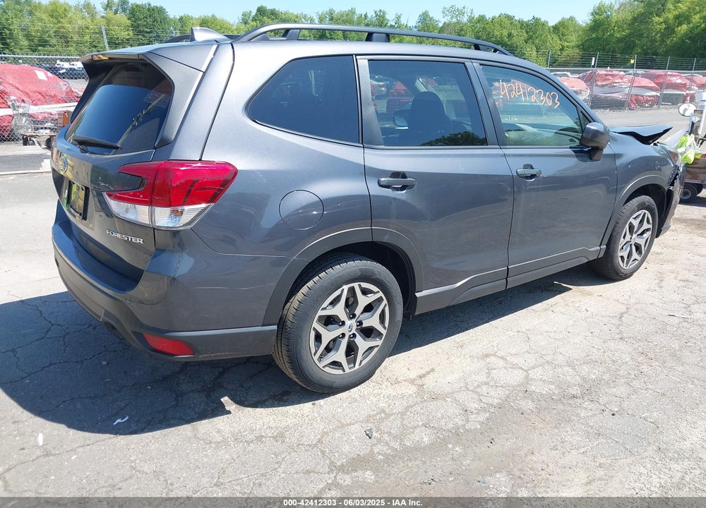2022 SUBARU FORESTER VIN: JF2SKAEC2NH436970