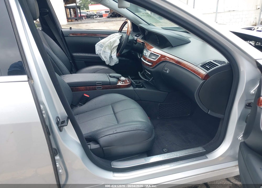 2008 MERCEDES-BENZ S CLASS VIN: WDDNG71X38A230679
