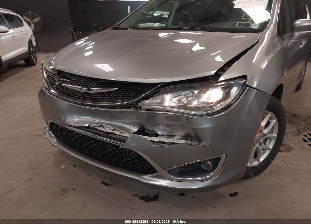 2020 CHRYSLER PACIFICA TOURING L VIN: 2C4RC1BG0LR106392