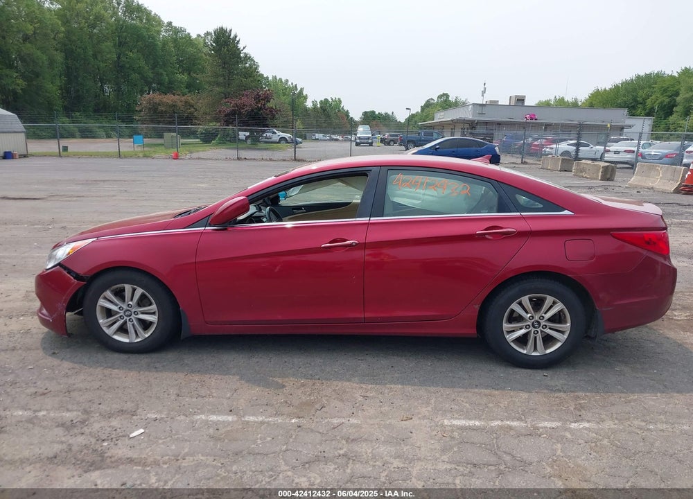 2011 HYUNDAI SONATA VIN: 5NPEB4AC5BH131589