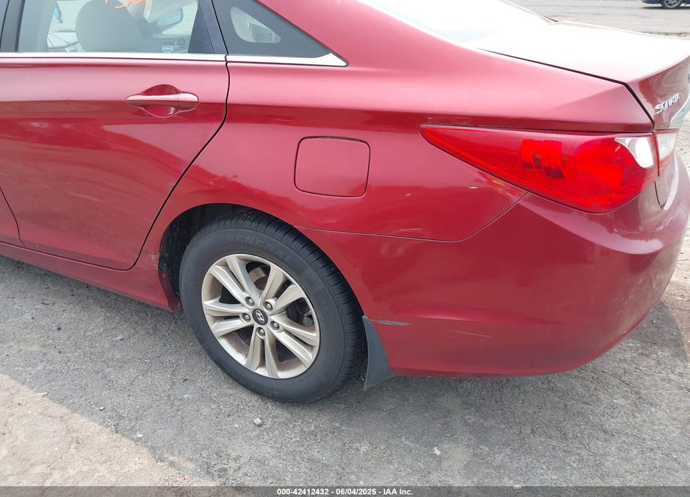 2011 HYUNDAI SONATA VIN: 5NPEB4AC5BH131589