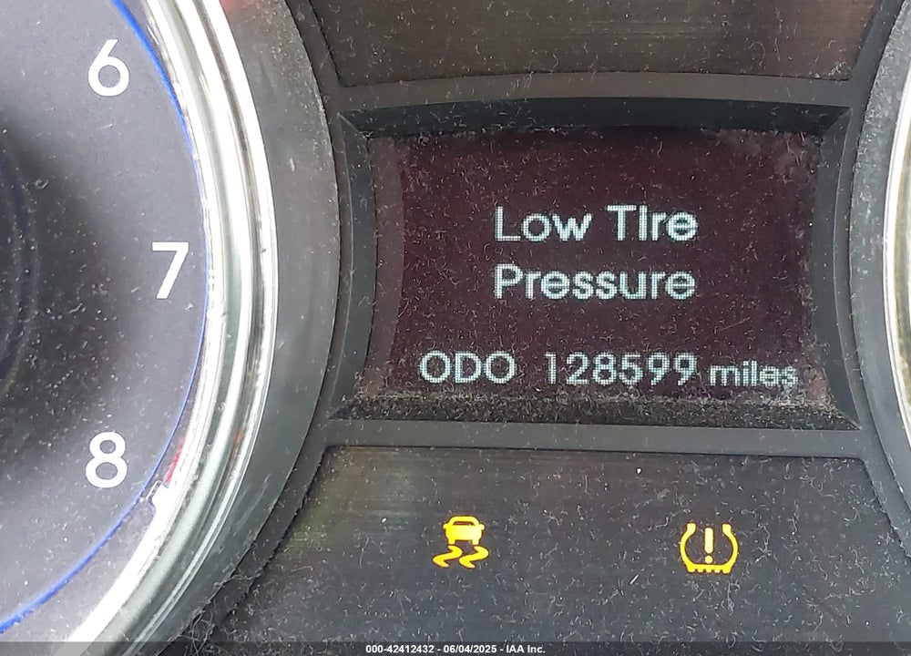 2011 HYUNDAI SONATA VIN: 5NPEB4AC5BH131589