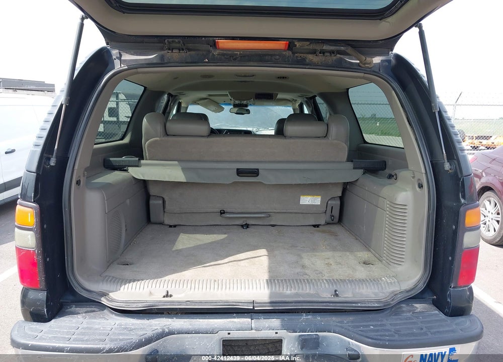 2005 CHEVROLET SUBURBAN 1500 LT VIN: 1GNFK16Z45J189938