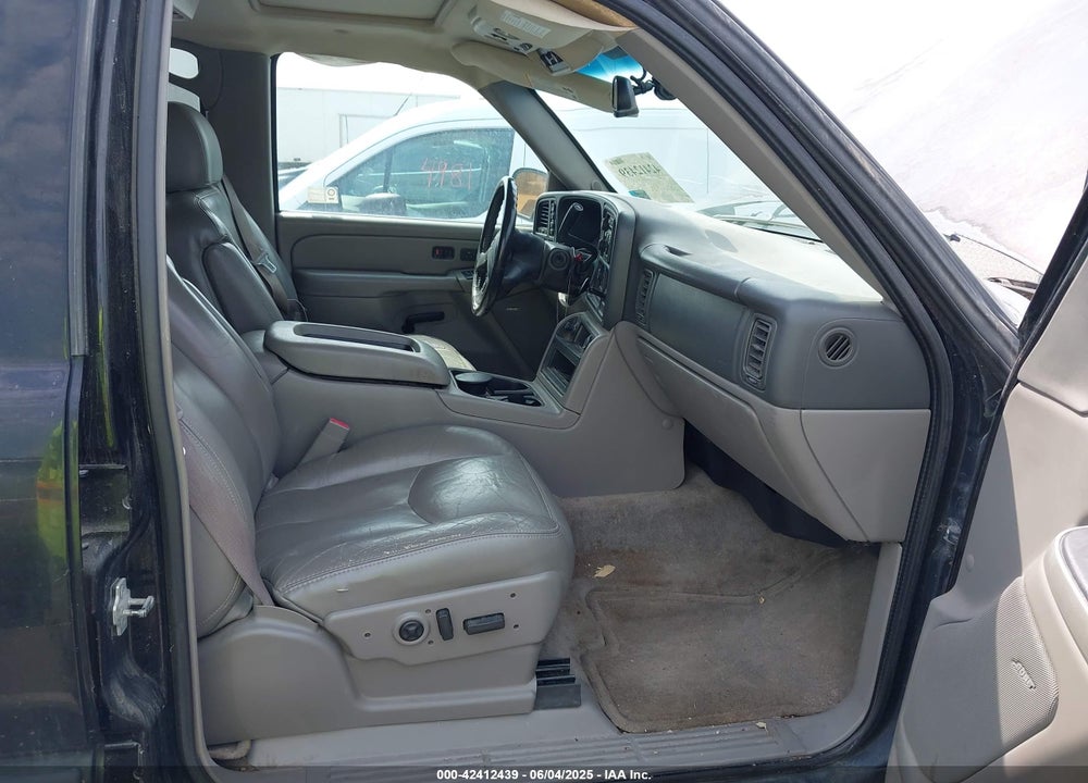 2005 CHEVROLET SUBURBAN 1500 LT VIN: 1GNFK16Z45J189938