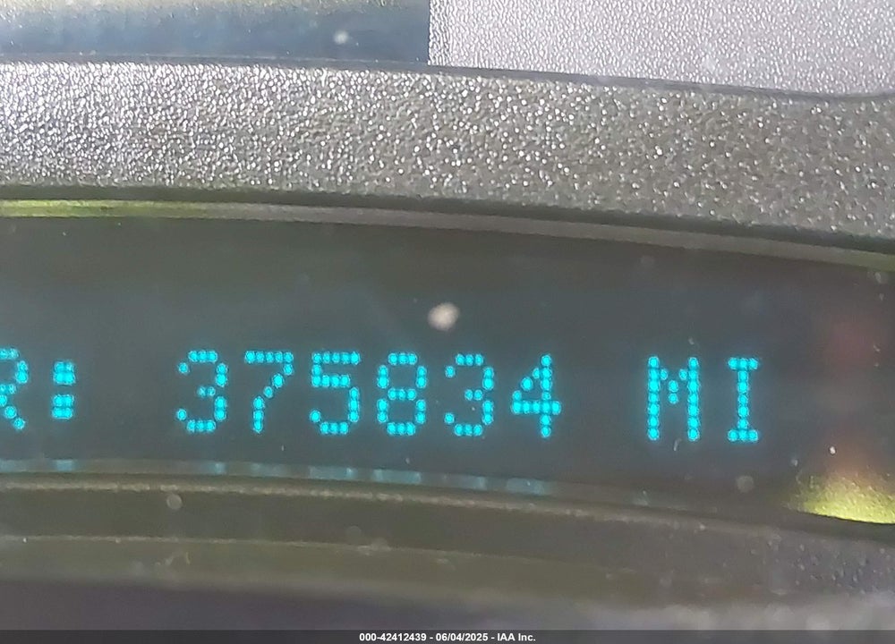 2005 CHEVROLET SUBURBAN 1500 LT VIN: 1GNFK16Z45J189938
