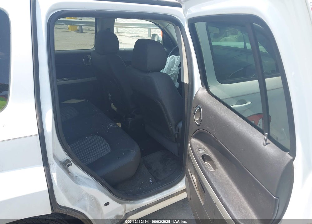 2011 CHEVROLET HHR LT VIN: 3GNBABFW2BS573126