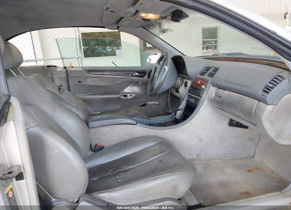2001 MERCEDES-BENZ CLK 320 VIN: WDBLK65G51T083813