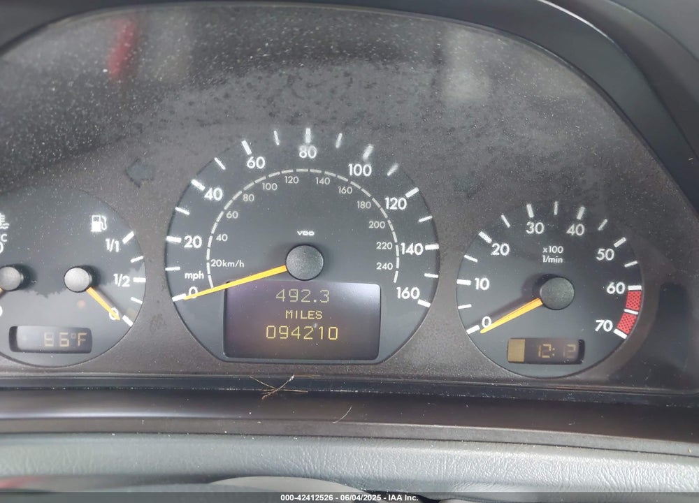2001 MERCEDES-BENZ CLK 320 VIN: WDBLK65G51T083813