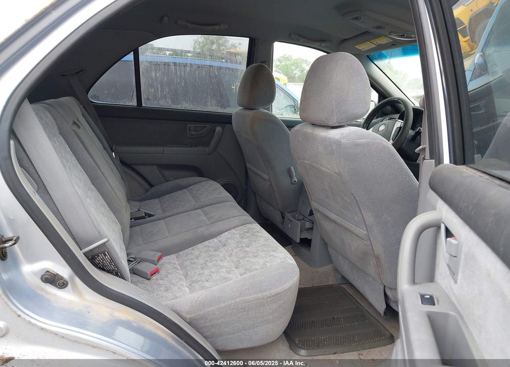 2005 KIA SORENTO VIN: KNDJC733455398687