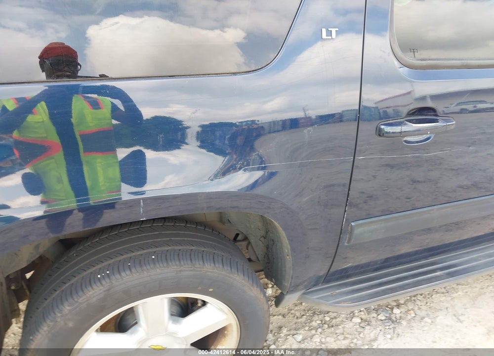 2009 CHEVROLET SUBURBAN VIN: 1GNFC260X9R257882