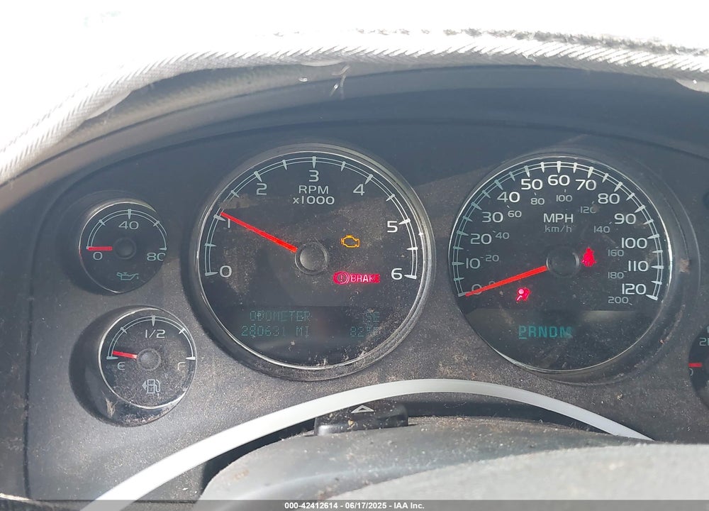 2009 CHEVROLET SUBURBAN VIN: 1GNFC260X9R257882