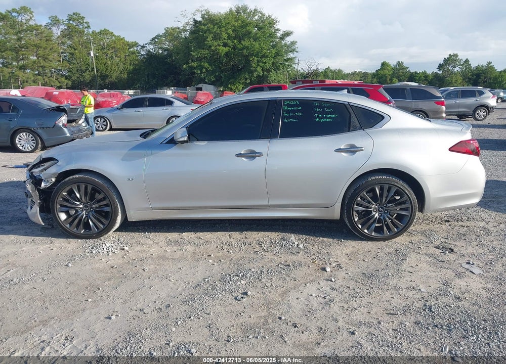 2017 INFINITI Q70 VIN: JN1BY1AR0HM770498