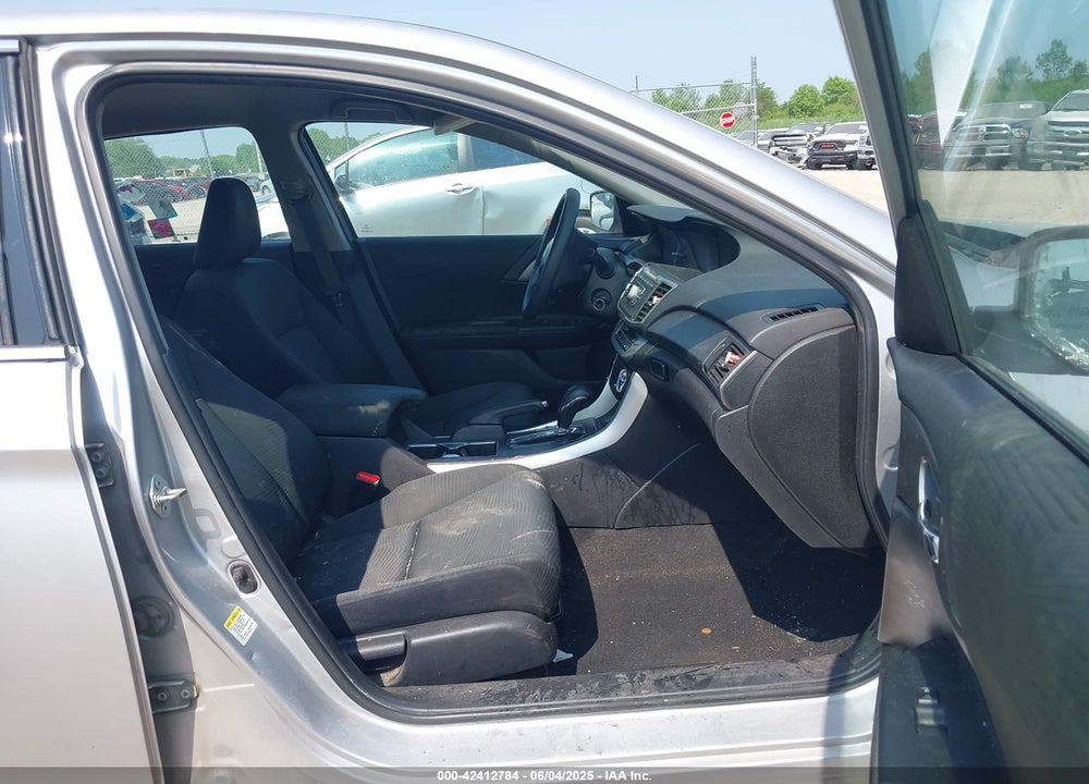 2014 HONDA ACCORD VIN: 1HGCR2F32EA179922