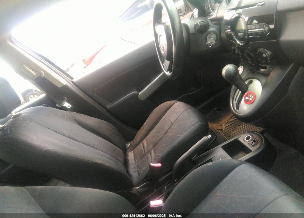 2014 MAZDA 2 SPORT VIN: JM1DE1KYXE0182051