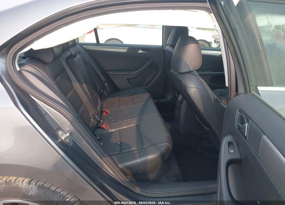 2018 VOLKSWAGEN JETTA 1.4T SE/1.4T WOLFSBURG EDITION VIN: 3VWDB7AJ5JM233198
