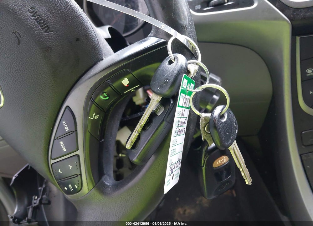 2014 HYUNDAI ELANTRA VIN: KMHDH4AE2EU163398