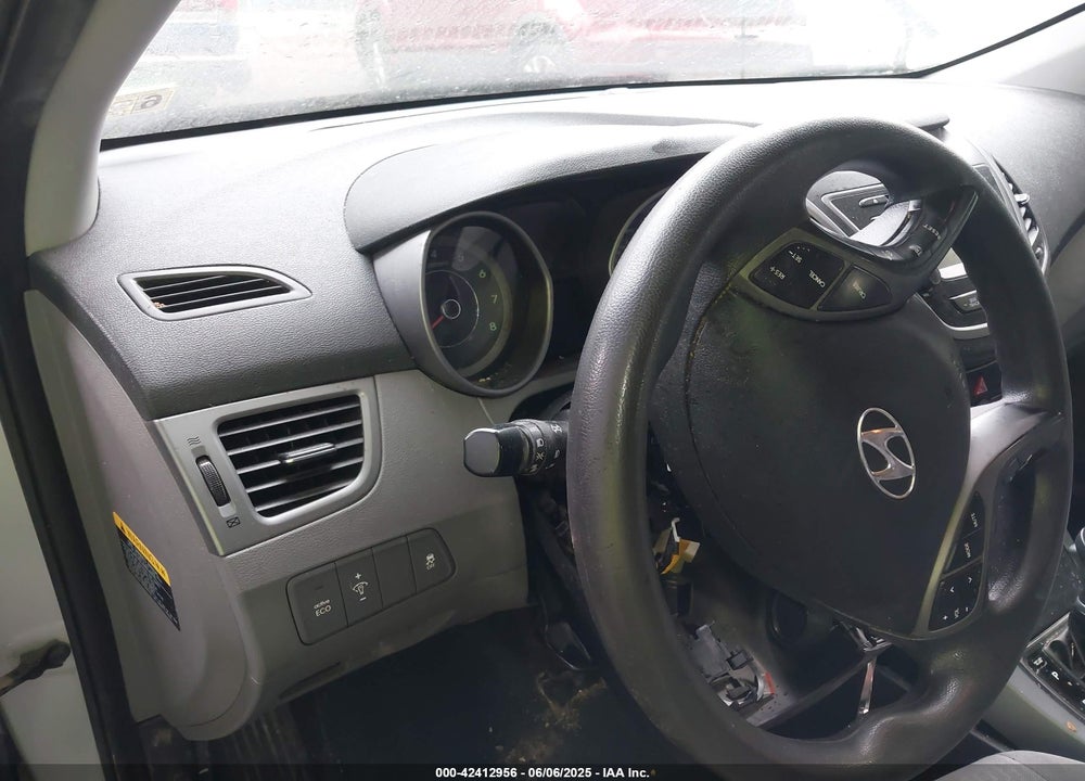 2014 HYUNDAI ELANTRA VIN: KMHDH4AE2EU163398