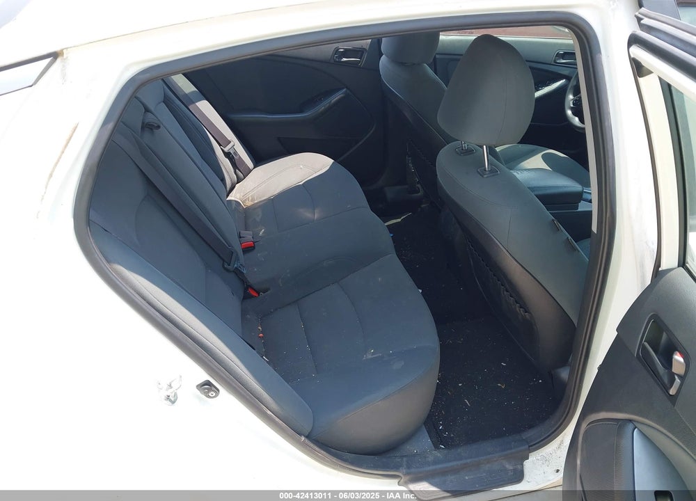 2015 KIA OPTIMA VIN: KNAGM4A79F5657457