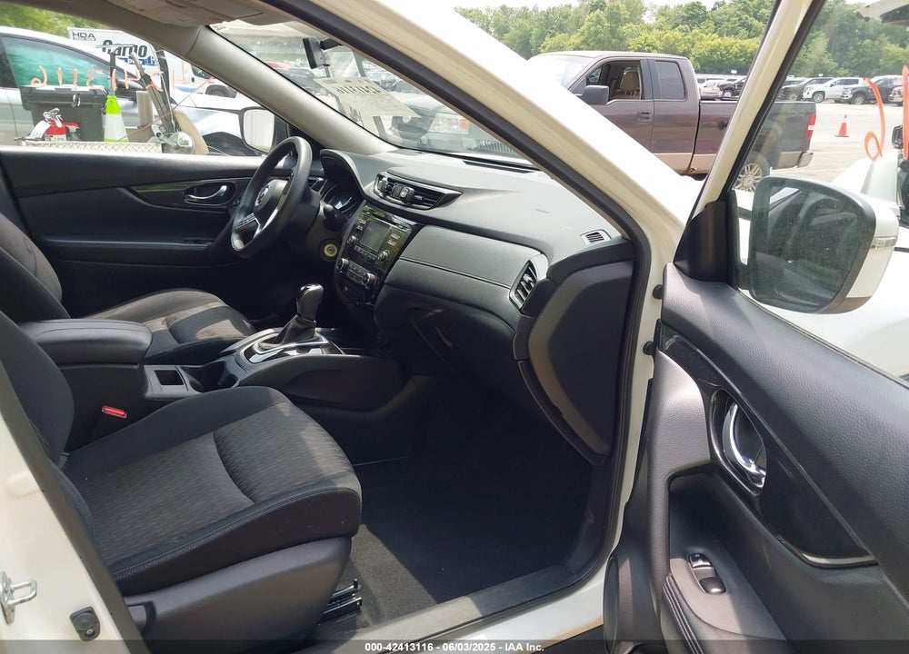 2017 NISSAN ROGUE VIN: JN8AT2MV9HW004073