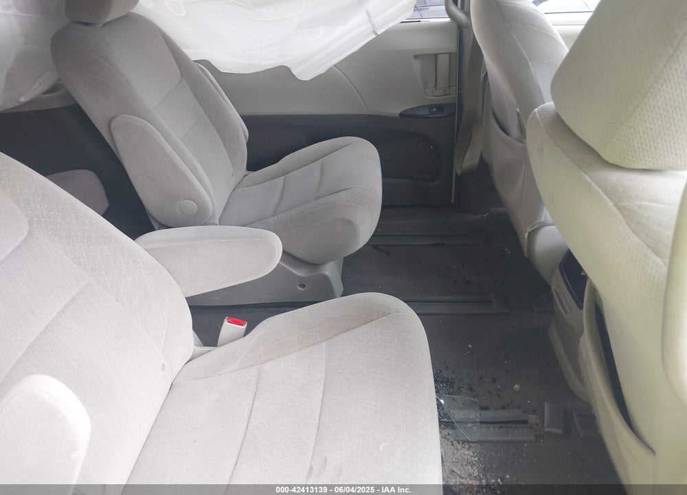 2015 TOYOTA SIENNA VIN: 5TDJK3DC8FS127170