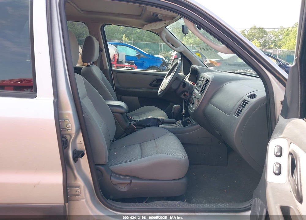 2005 FORD ESCAPE XLT VIN: 1FMCU93125KA25998