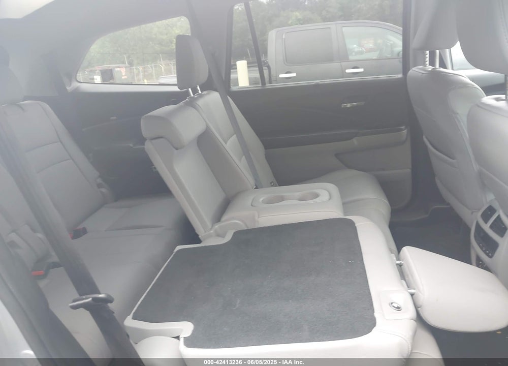 2017 HONDA PILOT VIN: 5FNYF5H9XHB042545
