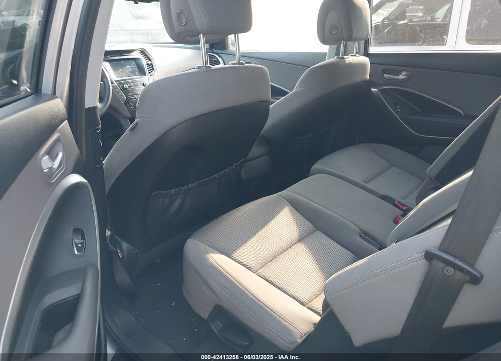 2017 HYUNDAI SANTA FE VIN: KM8SM4HF7HU238733