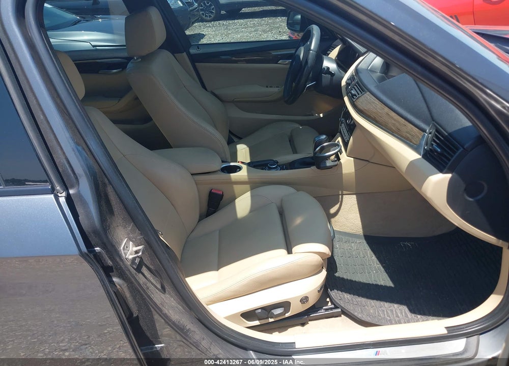 2015 BMW X1 XDRIVE35I VIN: WBAVM5C57FVV95324