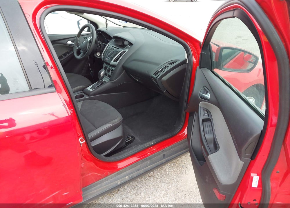 2014 FORD FOCUS VIN: 1FADP3K2XEL403363