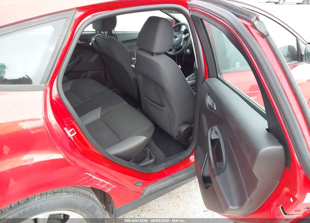 2014 FORD FOCUS VIN: 1FADP3K2XEL403363
