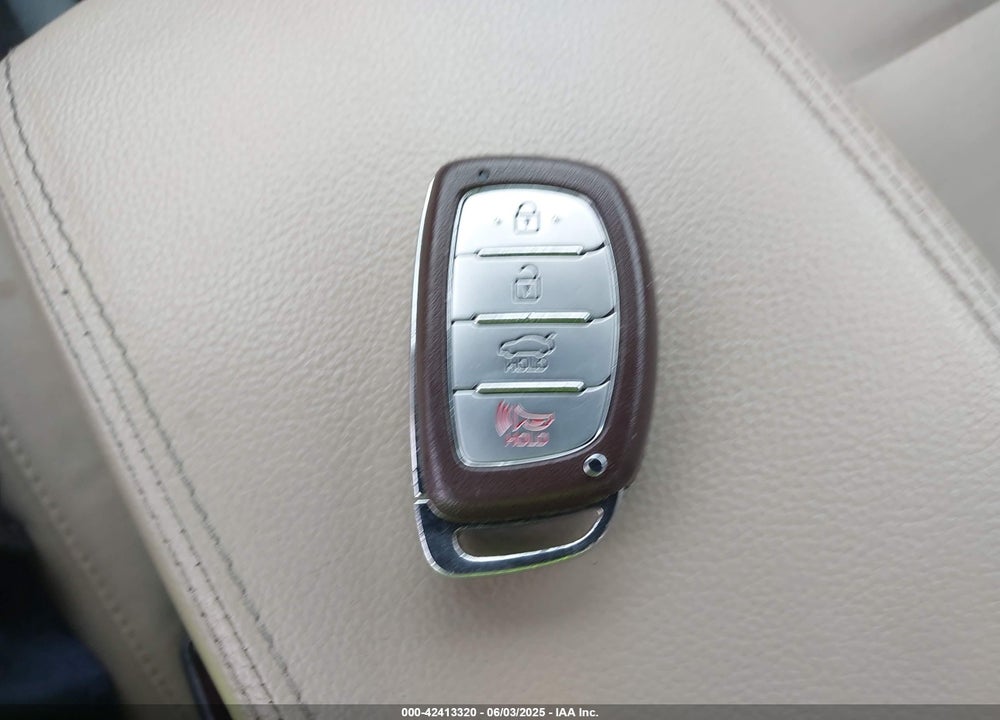2017 HYUNDAI ELANTRA VIN: 5NPD84LF6HH191858
