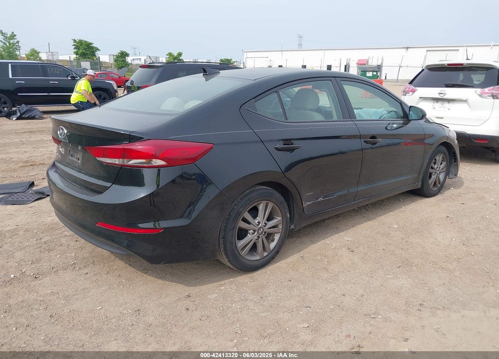 2017 HYUNDAI ELANTRA VIN: 5NPD84LF6HH191858