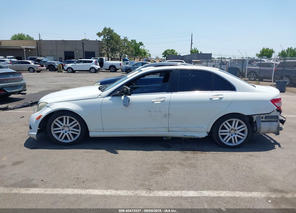 2009 MERCEDES-BENZ C 300 LUXURY/SPORT VIN: WDDGF54X49R041277