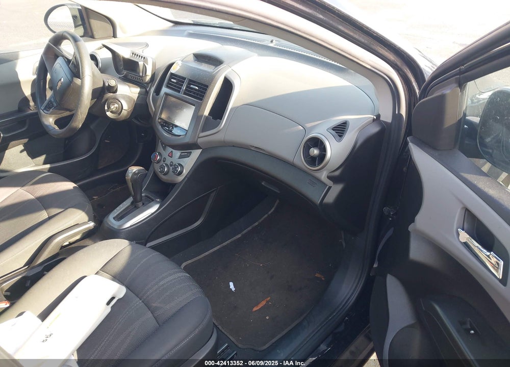 2016 CHEVROLET SONIC VIN: 1G1JC5SH0G4108237